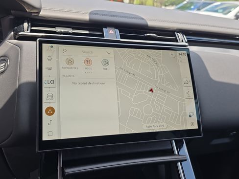 New 2026 Land Rover Range Rover Velar Dynamic SE image 22