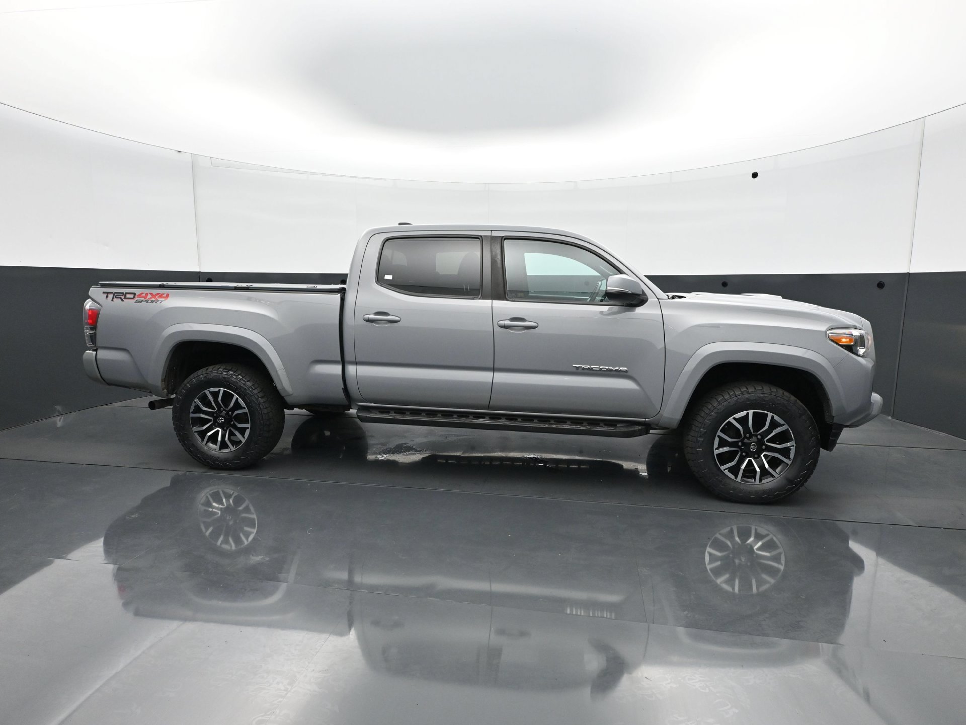 Used 2020 Toyota Tacoma TRD Sport AWD/4WD image 8