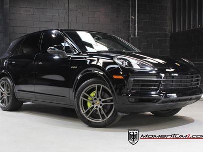 Used 2022 Porsche Cayenne E-Hybrid w/ Premium Package