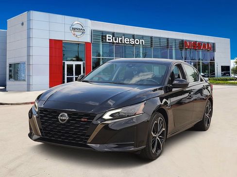 Certified 2024 Nissan Altima 2.5 SR FWD image 1