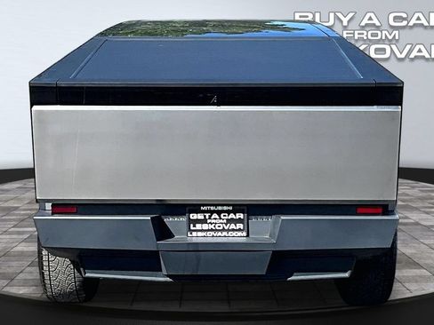 Used 2024 Tesla Cybertruck AWD Crew Cab image 4