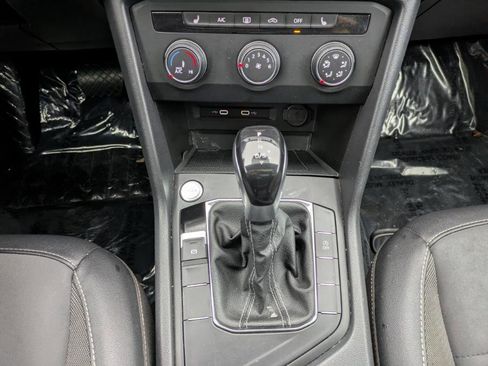 Used 2022 Volkswagen Taos SE image 15