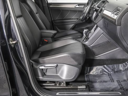 Used 2022 Volkswagen Tiguan SE R-Line image 45