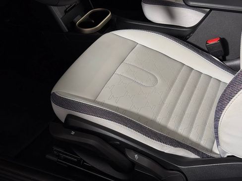 Certified 2025 MINI Cooper 2-Door Hardtop FWD image 16