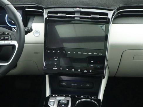 Used 2023 Hyundai Tucson Limited image 14