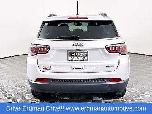 Used 2025 Jeep Compass Latitude image 22