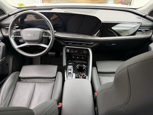 Used 2025 Audi Q5 Premium Plus w/ Premium Plus AWD/4WD image 13