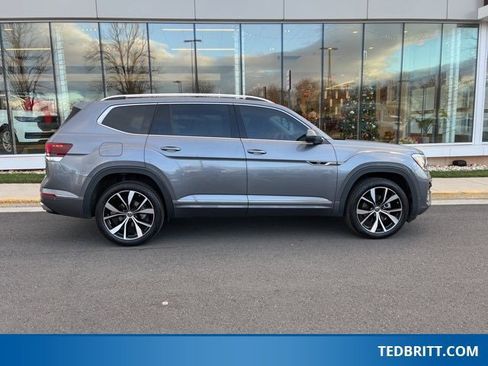 Used 2024 Volkswagen Atlas SEL Premium R-Line image 9