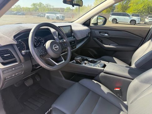 Certified 2023 Nissan Rogue SV w/ SV Premium B Package FWD image 14