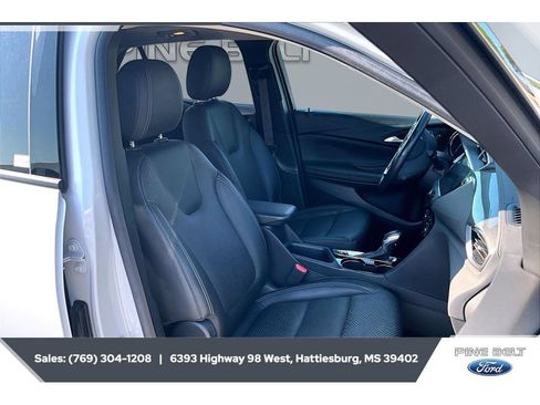 Used 2023 Buick Encore GX Essence w/ Experience Buick Package FWD image 6