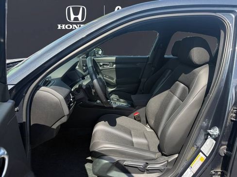 Used 2025 Honda Civic Sport image 9