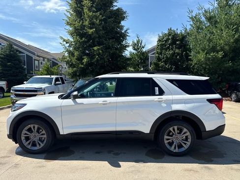 New 2026 Ford Explorer Active w/ Active Comfort Package AWD/4WD image 9
