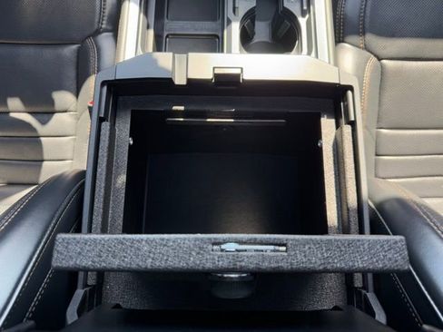 Used 2024 Ford F350 Platinum image 32