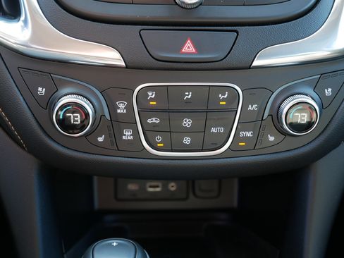 Used 2020 Chevrolet Equinox Premier image 23