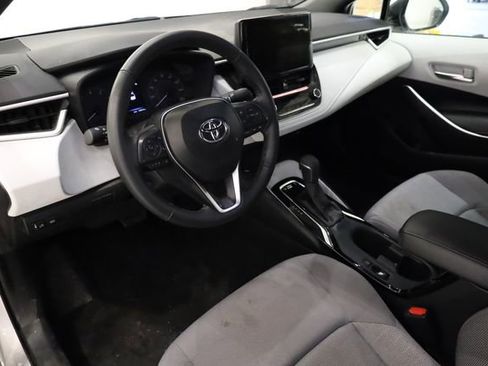 Used 2025 Toyota Corolla SE image 12