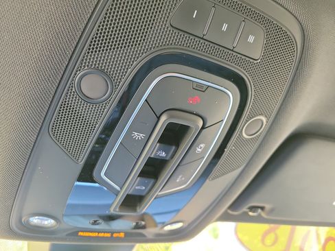 Used 2018 Audi SQ5 Prestige w/ Prestige Package image 19