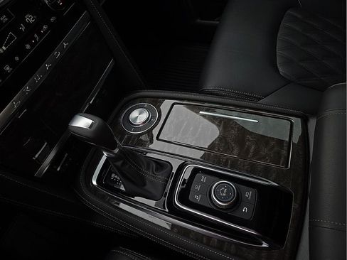 Used 2024 Nissan Armada Platinum w/ Captain's Chairs Package image 21