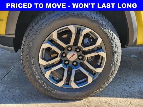 Used 2023 GMC Canyon AT4 image 18