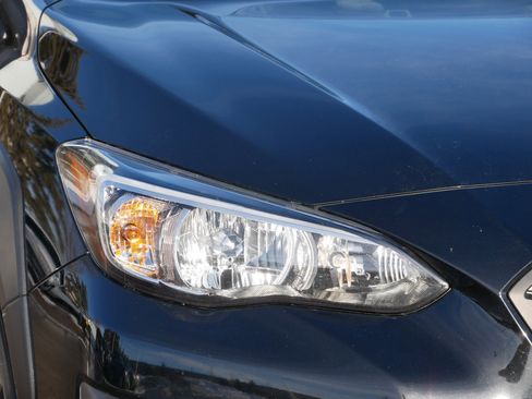 Used 2021 Subaru Crosstrek 2.5i Sport w/ Moonroof Package image 16