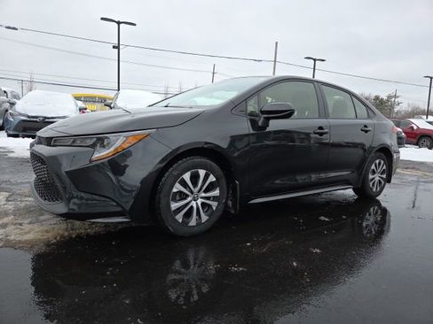 Used 2022 Toyota Corolla LE image 3