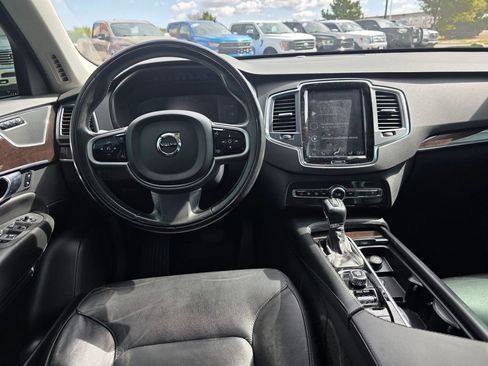 Used 2019 Volvo XC90 T5 Momentum w/ Protection Package Premier FWD image 11