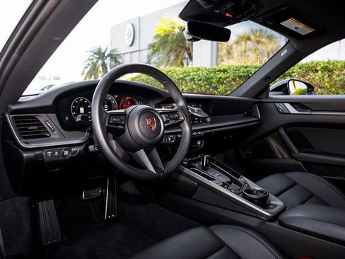 Used 2025 Porsche 911 Carrera image 22