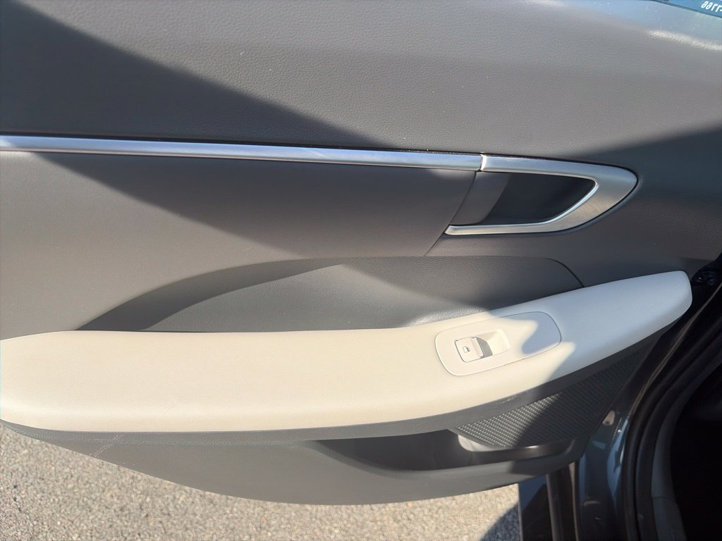 Used 2025 Hyundai Sonata SEL FWD image 12
