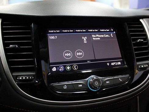 Used 2022 Chevrolet Trax LT w/ LT Convenience Package image 27