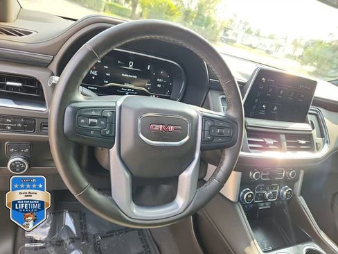 Used 2024 GMC Yukon SLT w/ SLT Luxury Package AWD/4WD image 19