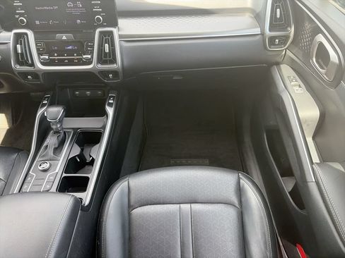 Used 2021 Kia Sorento S w/ Panoramic Sunroof Package FWD image 12