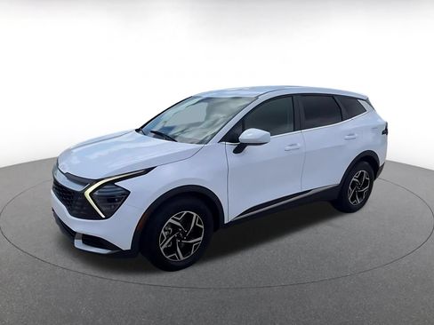 Used 2025 Kia Sportage LX FWD image 8