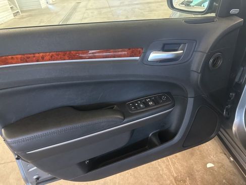 Used 2012 Chrysler 300 Limited RWD image 14