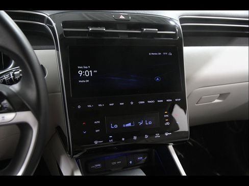 Certified 2024 Hyundai Tucson SEL w/ Convenience Package AWD/4WD image 9