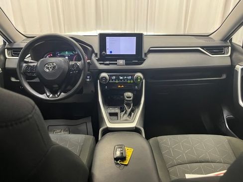 Used 2024 Toyota RAV4 XLE FWD image 5