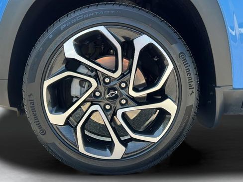 Used 2024 Chevrolet Trax RS w/ Driver Confidence Package FWD image 9