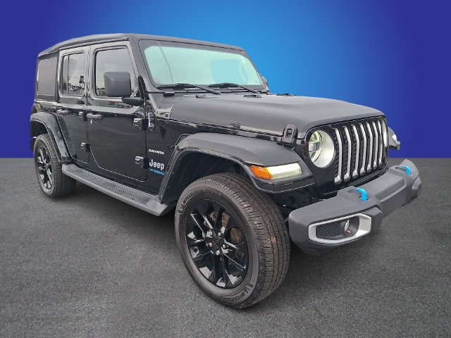 Used 2022 Jeep Wrangler Unlimited Sahara w/ Cold Weather Group AWD/4WD image 3