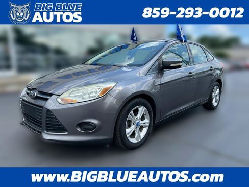 Used 2013 Ford Focus SE FWD image 1