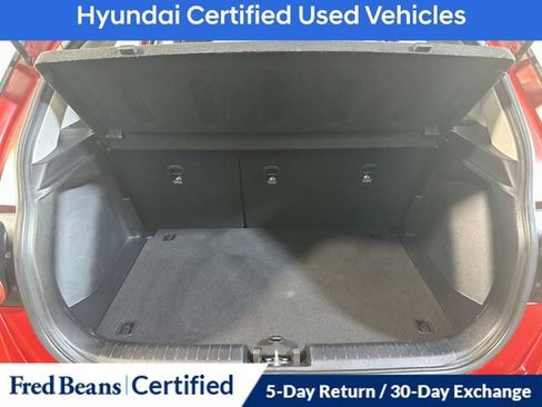 Certified 2025 Hyundai Venue SEL FWD image 12