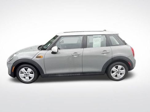 Used 2018 MINI Cooper 4-Door Hardtop FWD image 3