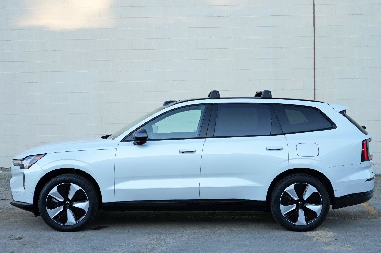 Used 2025 Volvo EX90 Plus AWD/4WD image 47