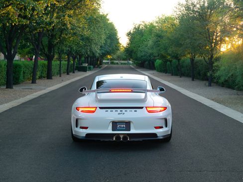 Used 2015 Porsche 911 GT3 RWD image 9