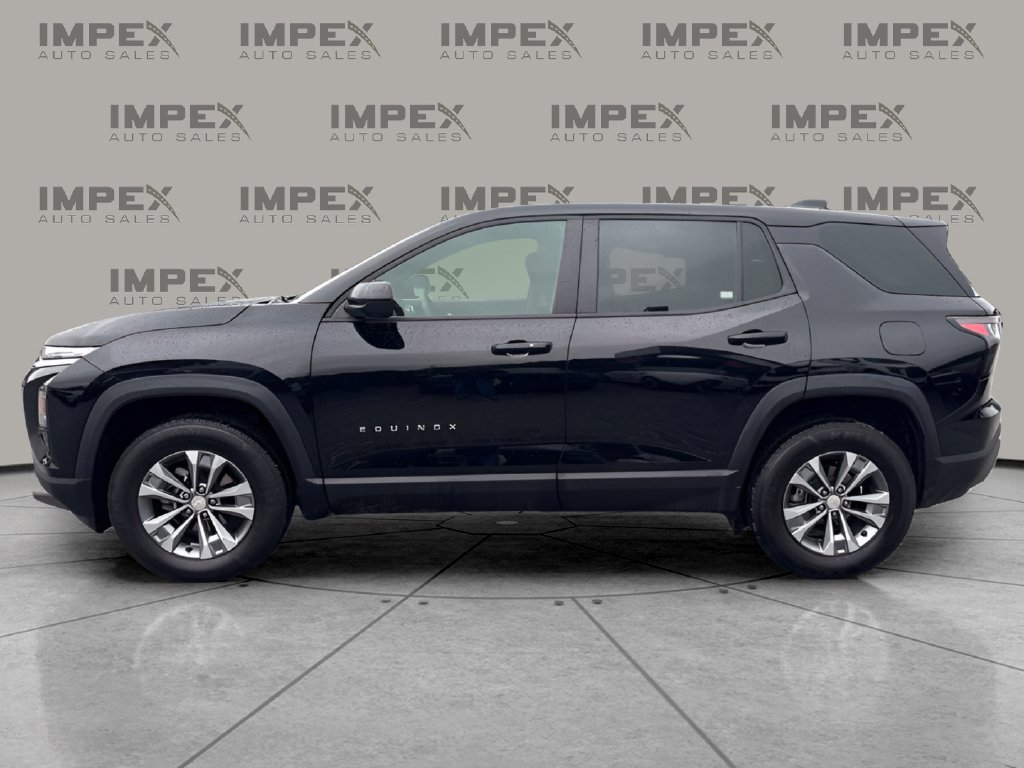 Used 2025 Chevrolet Equinox LT AWD/4WD image 2