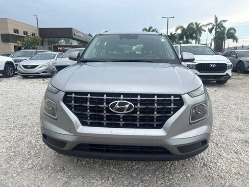 Used 2023 Hyundai Venue SEL w/ Cargo Package FWD image 2