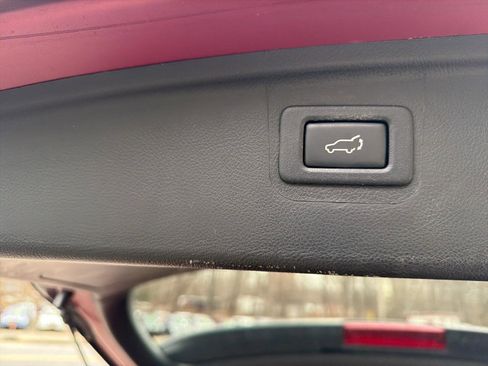 Used 2018 Subaru Outback 2.5i Limited AWD/4WD image 10