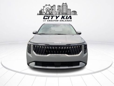 New 2027 Kia Carnival LX FWD image 3