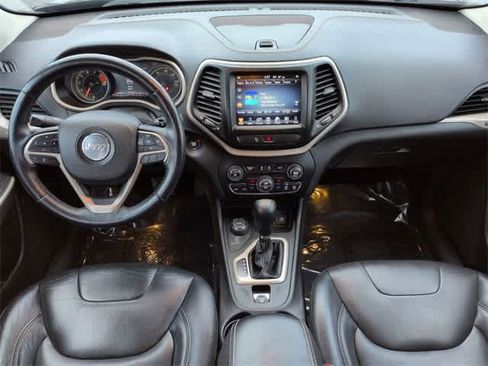 Used 2018 Jeep Cherokee Limited w/ Trailer Tow Group image 16