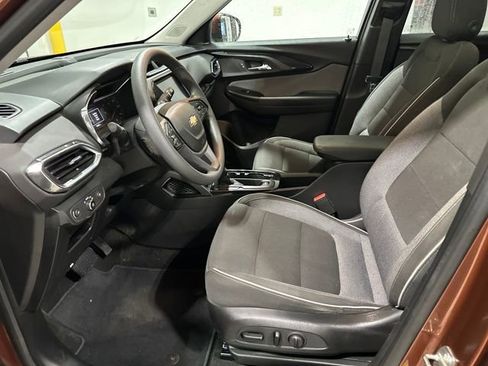 Used 2021 Chevrolet TrailBlazer LT w/ Sun and Liftgate Package image 5