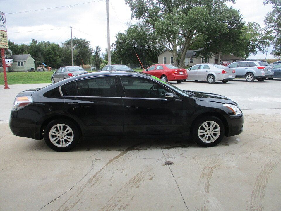 Used 2011 Nissan Altima 2.5 SL w/ 2.5SL Pkg FWD image 2
