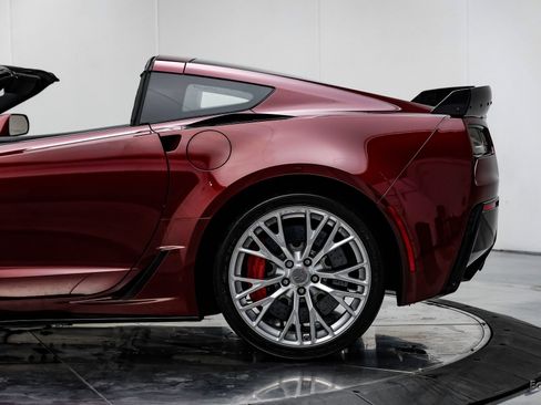 Used 2018 Chevrolet Corvette Z06 RWD image 9