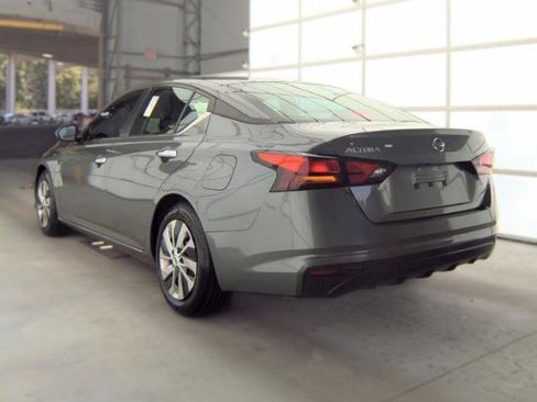 Used 2022 Nissan Altima 2.5 S FWD image 2